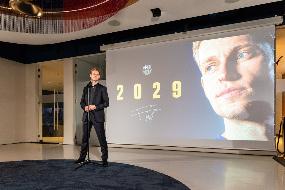 新闻发布会, 胡安