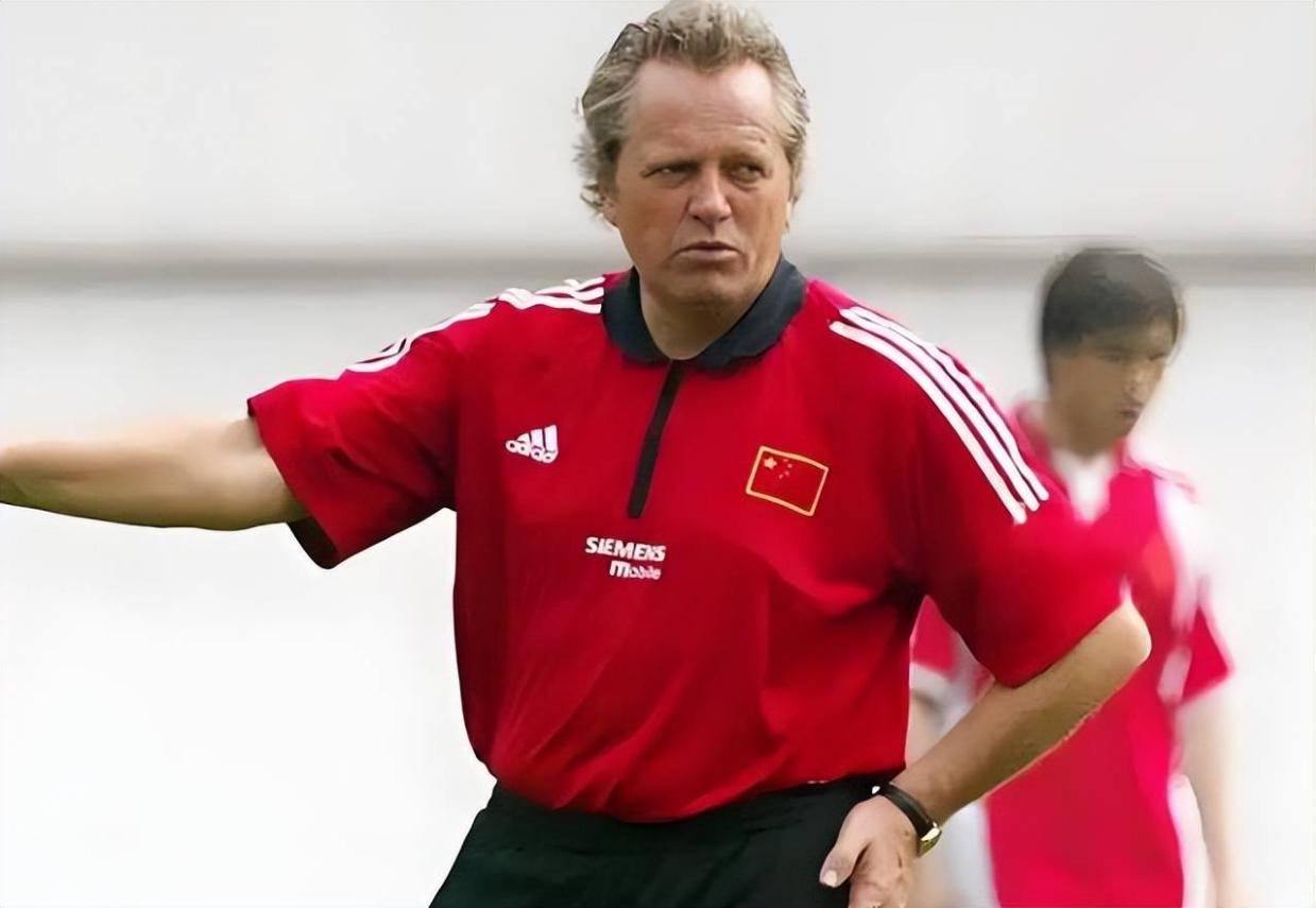 出色表现, 他临危受命, 指挥和排兵